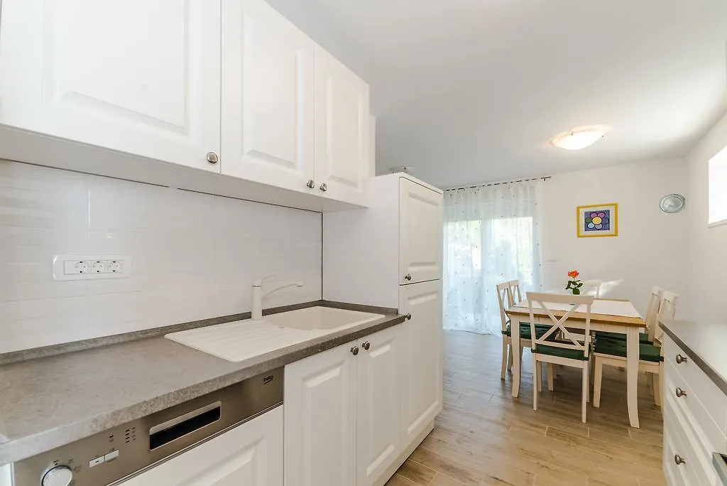 Apartment Robinson Podvrsje 0*,  Croatia