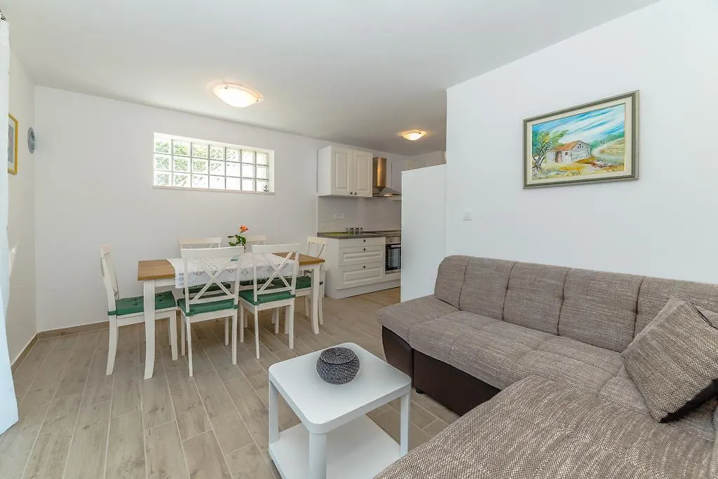 Apartment Robinson Podvrsje