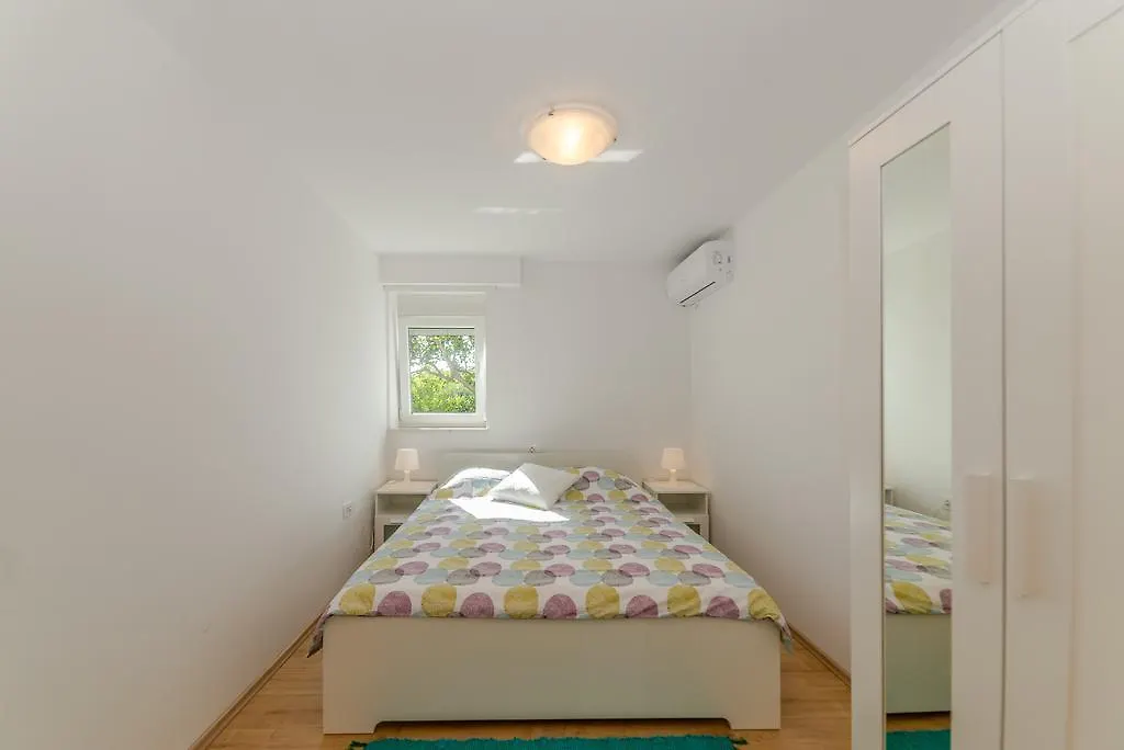 Apartment Robinson Podvrsje