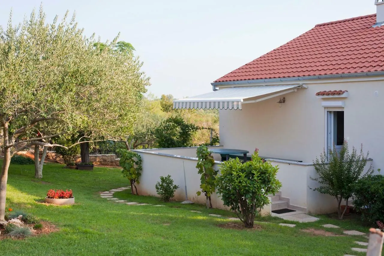 Apartment Robinson Podvrsje 0*,  Croatia